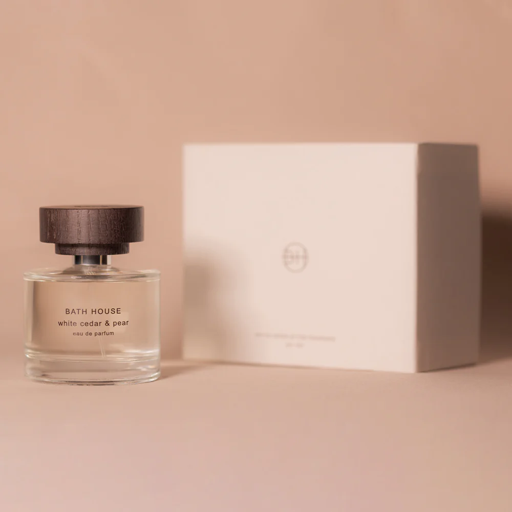 White Cedar & Pear Eau De Parfum - Image 3